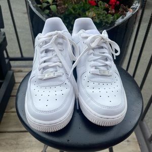 Womens Air Force 1’s